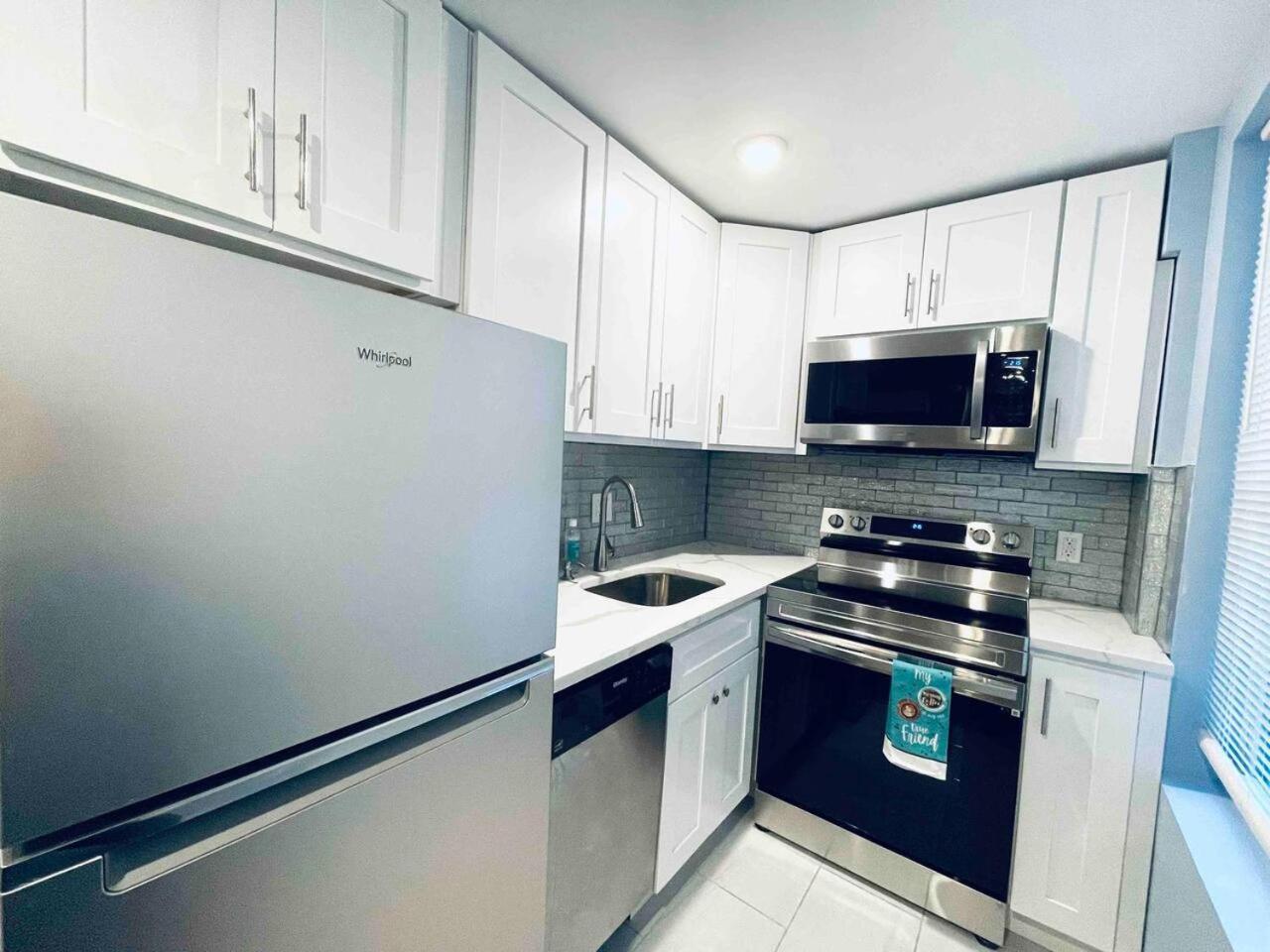 Rittenhouse Square Near Kimmel Center * Philadelphia